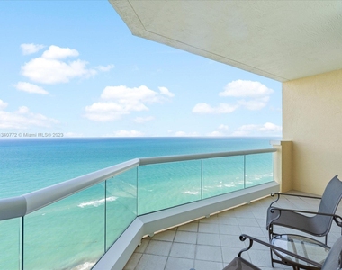 17875 Collins Ave - Photo Thumbnail 30