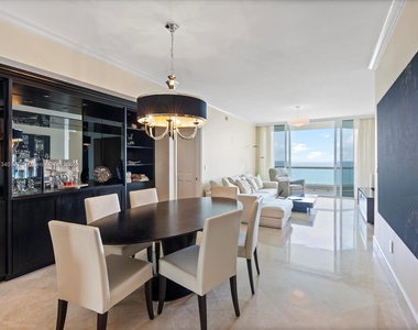 17875 Collins Ave - Photo Thumbnail 0