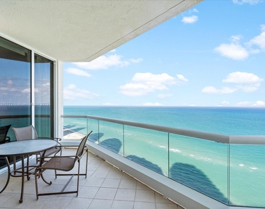 17875 Collins Ave - Photo Thumbnail 32