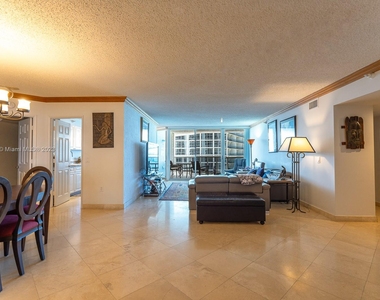 16711 Collins Ave - Photo Thumbnail 3