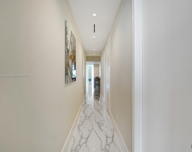 18501 Collins Ave - Photo Thumbnail 44