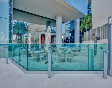 18501 Collins Ave - Photo Thumbnail 10