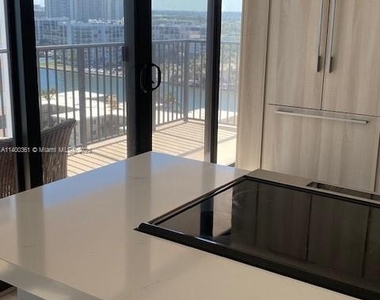 2201 S Ocean Dr - Photo Thumbnail 32