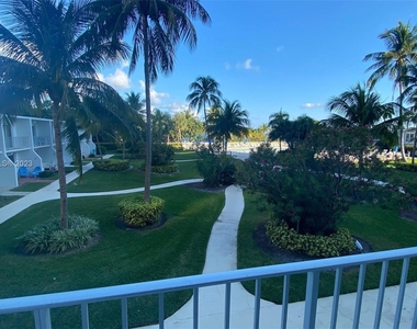 881 Ocean Dr - Photo Thumbnail 21