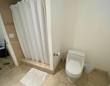 2101 S Ocean Dr - Photo Thumbnail 21