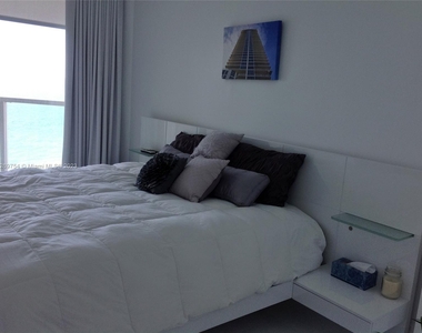 16699 Collins Ave - Photo Thumbnail 13