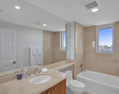 17875 Collins Ave - Photo Thumbnail 37