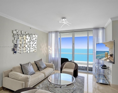 17875 Collins Ave - Photo Thumbnail 14