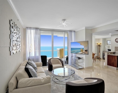 17875 Collins Ave - Photo Thumbnail 13