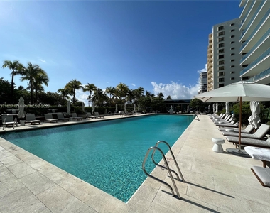 10201 Collins Ave - Photo Thumbnail 30