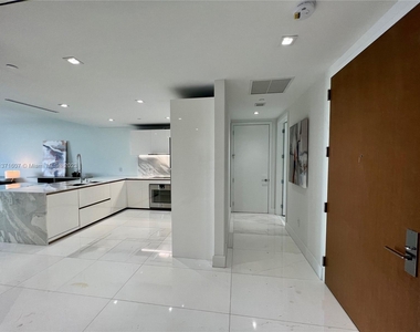 10201 Collins Ave - Photo Thumbnail 24