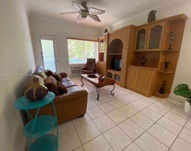 6490 Collins Ave - Photo Thumbnail 4