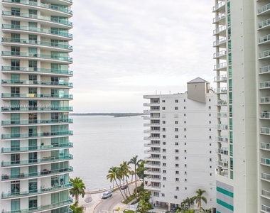 1300 Brickell Bay Dr - Photo Thumbnail 35