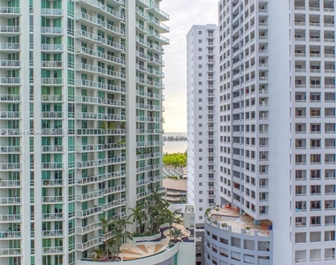 1300 Brickell Bay Dr - Photo Thumbnail 18