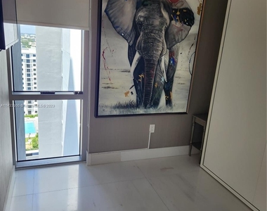 16385 Biscayne Blvd - Photo Thumbnail 1