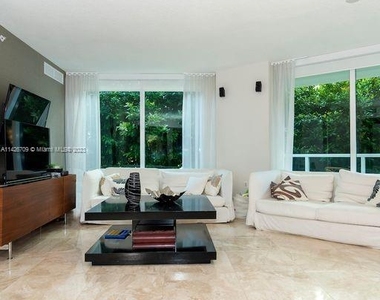 200 Sunny Isles Blvd - Photo Thumbnail 4