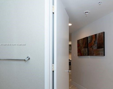 200 Sunny Isles Blvd - Photo Thumbnail 20