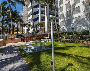 6301 Collins Ave - Photo Thumbnail 47