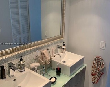 6301 Collins Ave - Photo Thumbnail 21