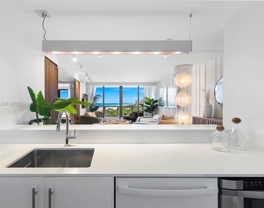 2201 Collins Ave - Photo Thumbnail 15