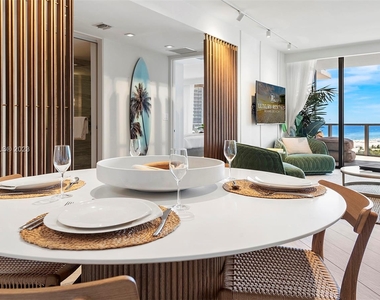 2201 Collins Ave - Photo Thumbnail 17