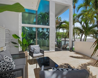 6345 Collins Ave - Photo Thumbnail 2