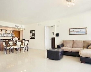 17201 Collins Ave - Photo Thumbnail 4