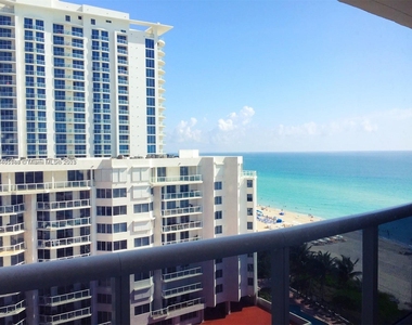 17201 Collins Ave - Photo Thumbnail 2