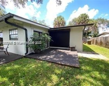 2430 Andros Ln - Photo Thumbnail 3