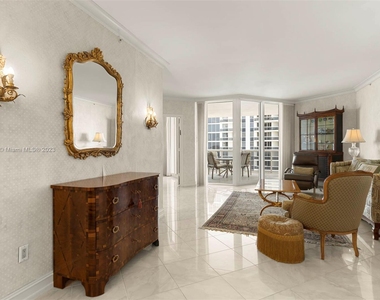 4779 Collins Ave - Photo Thumbnail 13