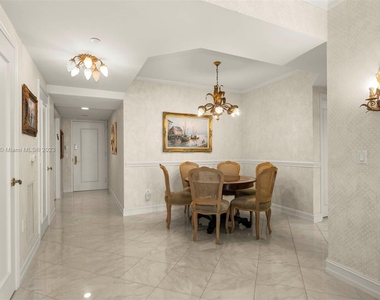 4779 Collins Ave - Photo Thumbnail 15