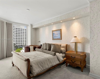 4779 Collins Ave - Photo Thumbnail 31