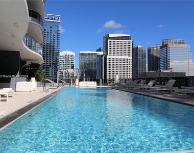 1000 Brickell Plaza - Photo Thumbnail 30