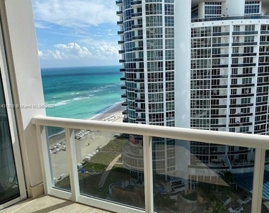 18201 Collins Ave - Photo Thumbnail 3