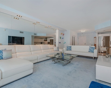 2301 Collins Ave - Photo Thumbnail 4