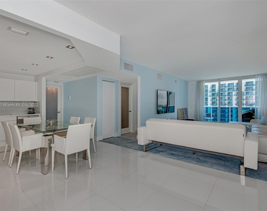 2301 Collins Ave - Photo Thumbnail 0