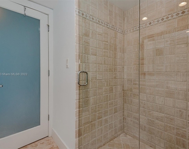 2301 Collins Ave - Photo Thumbnail 24