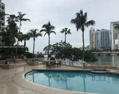 701 Brickell Key Blvd - Photo Thumbnail 6