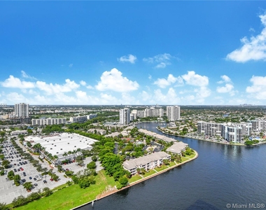 4010 S Ocean Dr - Photo Thumbnail 11