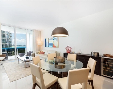 15811 Collins Ave - Photo Thumbnail 4