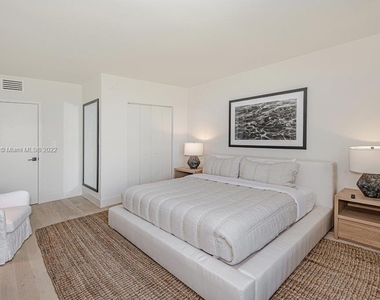 2301 Collins Ave - Photo Thumbnail 18