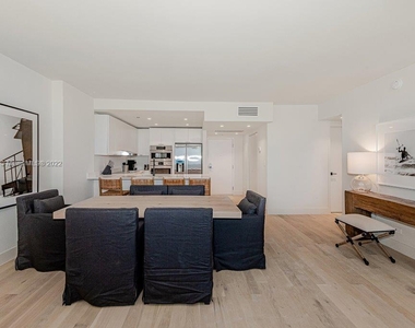 2301 Collins Ave - Photo Thumbnail 7