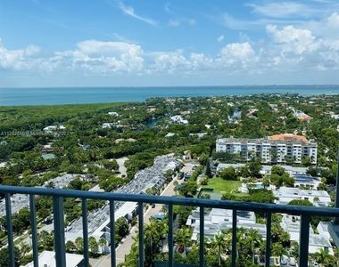 881 Ocean Dr - Photo Thumbnail 1