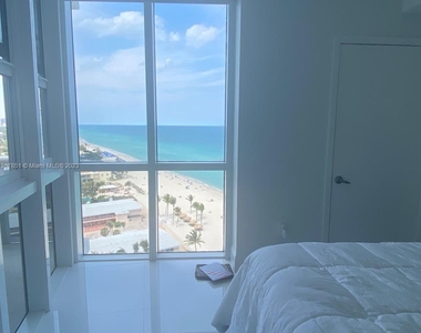 18201 Collins Ave - Photo Thumbnail 8