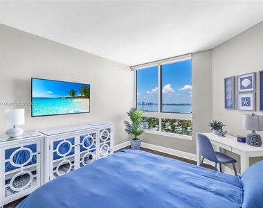 6365 Collins Ave - Photo Thumbnail 24