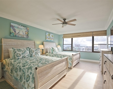 3505 S Ocean Dr - Photo Thumbnail 7