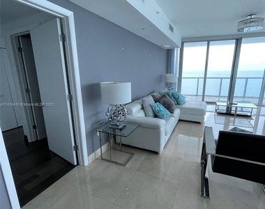 17001 Collins Ave - Photo Thumbnail 4