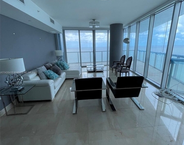 17001 Collins Ave - Photo Thumbnail 3