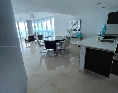 17001 Collins Ave - Photo Thumbnail 22