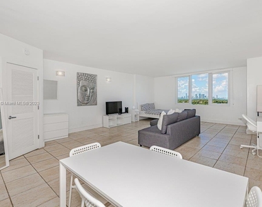 2301 Collins Ave - Photo Thumbnail 1